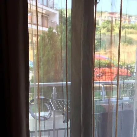 комфортное жильё в 250 метрах от моря ! Apartmán Sveti Vlas
