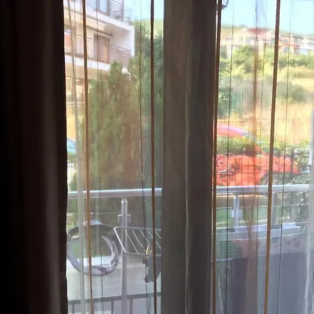 комфортное жильё в 250 метрах от моря ! Apartment Sveti Vlas